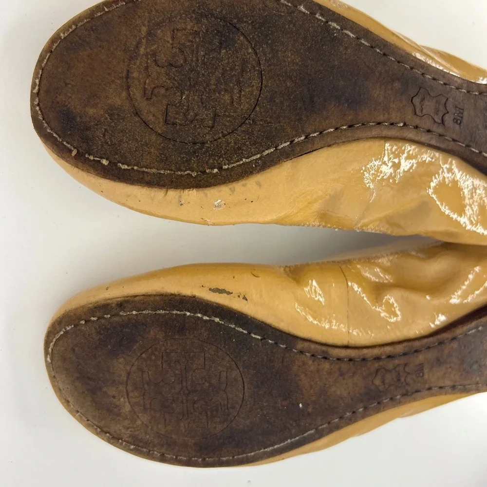 Tory Burch Quiet Luxury Reva‎ Ballet Flats 8M Tan Patent Leather Logo